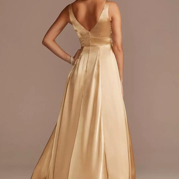 David's Bridal V-Neck Bridesmaid Dress - Picture 2 of 8